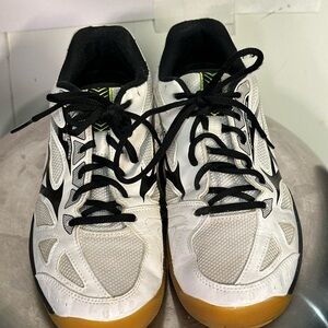 Mizuno White and Black Athletic Shoes